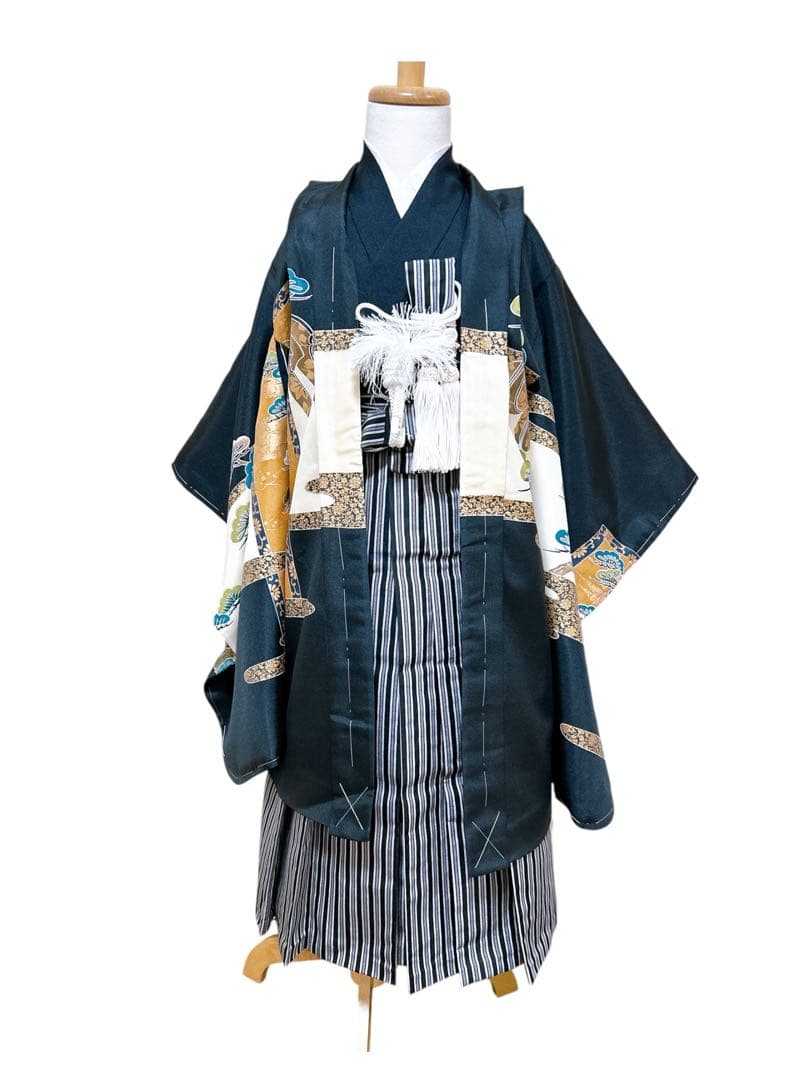 仕付け糸付新品羽織着物♡七五三　5歳　男の子　フルセット　一式　縦縞袴　黒系　鷹