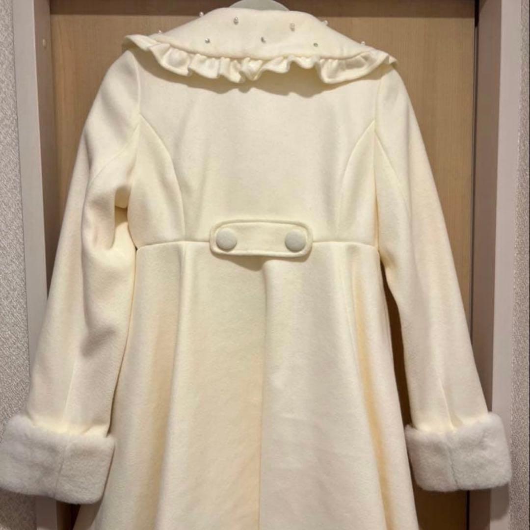 ビジューカラードーリーフレアコート　フリル襟　ロングコート ホワイト