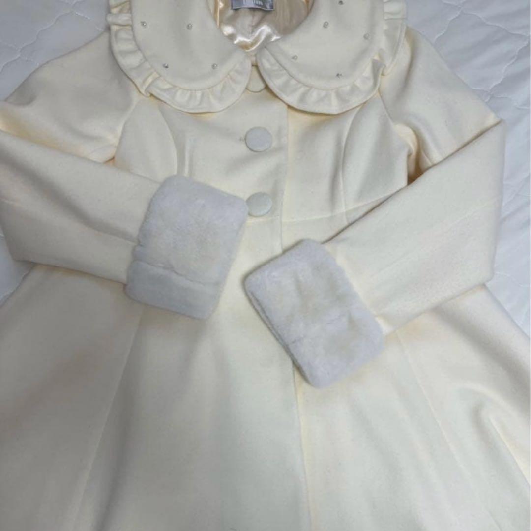 ビジューカラードーリーフレアコート　フリル襟　ロングコート ホワイト