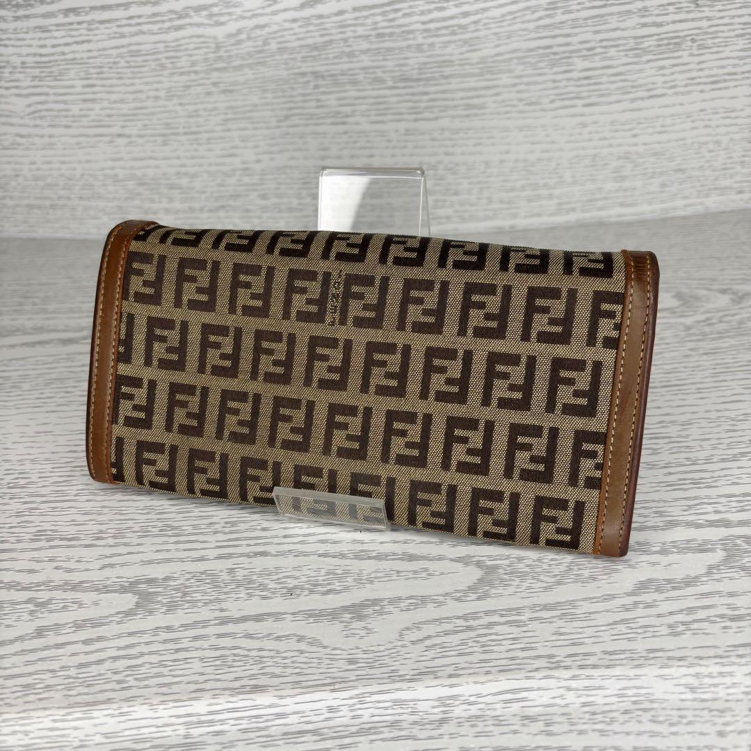 極美品　FENDI フェンディ　長財布　二つ折り　S8068