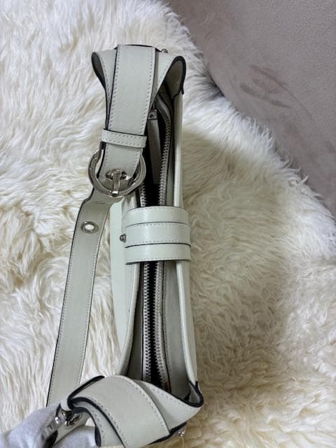 ☆極美品☆フェラガモ　ガンチーニ 2WAYバック　サフィアーノレザー　クリーム系