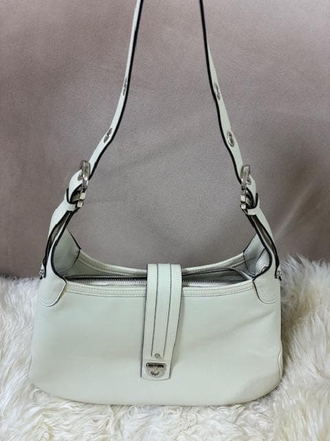 ☆極美品☆フェラガモ　ガンチーニ 2WAYバック　サフィアーノレザー　クリーム系