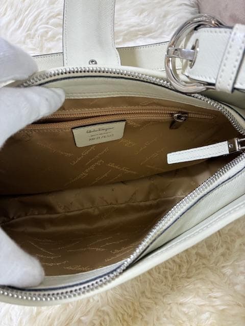 ☆極美品☆フェラガモ　ガンチーニ 2WAYバック　サフィアーノレザー　クリーム系