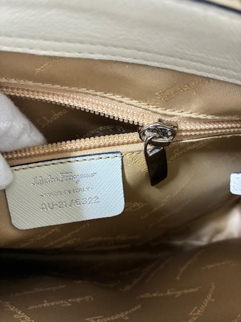 ☆極美品☆フェラガモ　ガンチーニ 2WAYバック　サフィアーノレザー　クリーム系