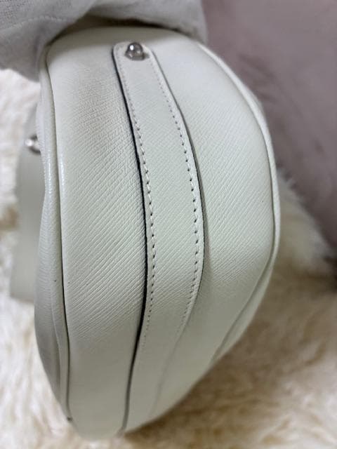 ☆極美品☆フェラガモ　ガンチーニ 2WAYバック　サフィアーノレザー　クリーム系