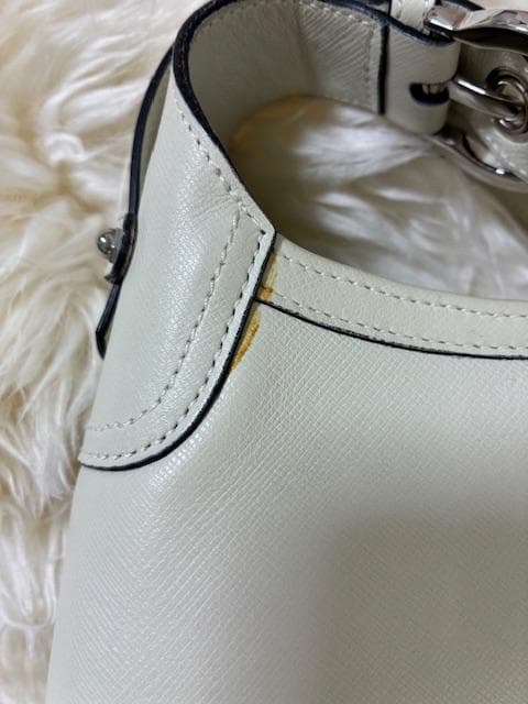 ☆極美品☆フェラガモ　ガンチーニ 2WAYバック　サフィアーノレザー　クリーム系