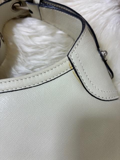 ☆極美品☆フェラガモ　ガンチーニ 2WAYバック　サフィアーノレザー　クリーム系