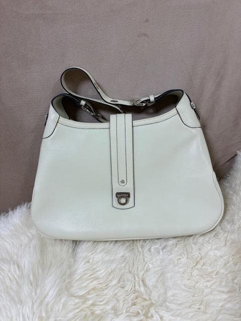 ☆極美品☆フェラガモ　ガンチーニ 2WAYバック　サフィアーノレザー　クリーム系