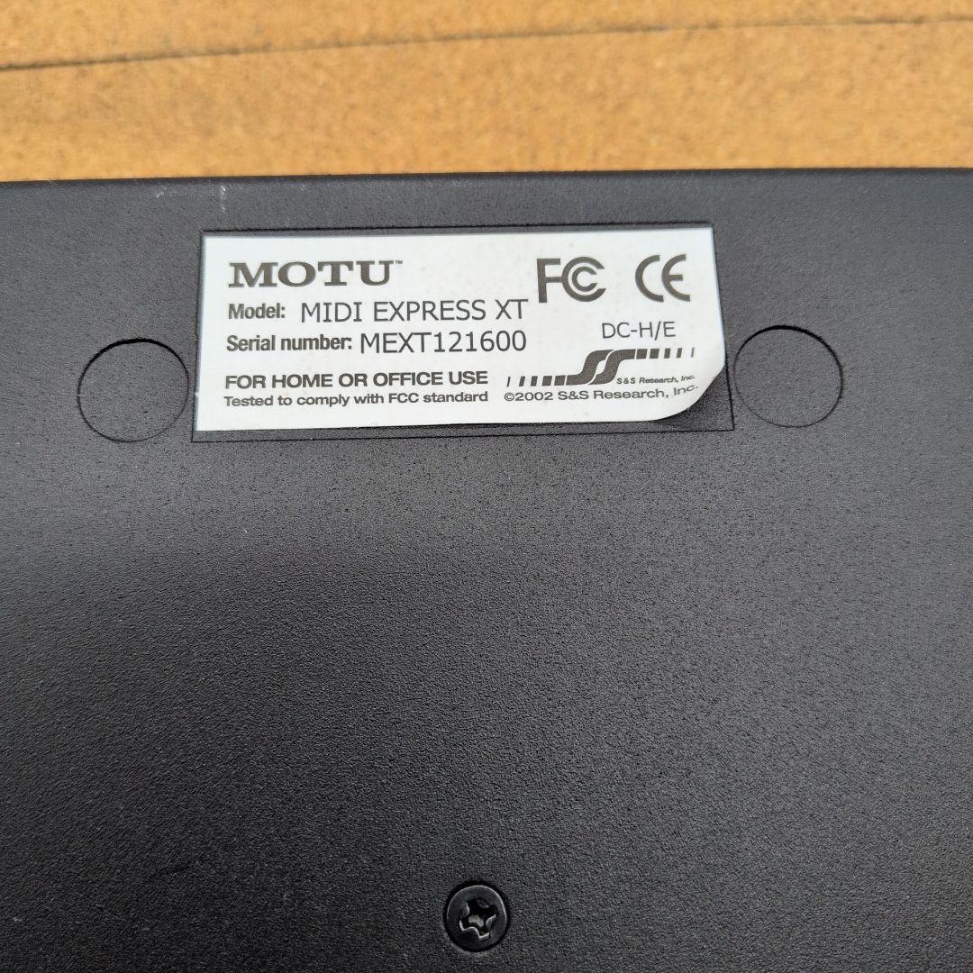 MOTU MIDI express XT MIDIインターフェイス