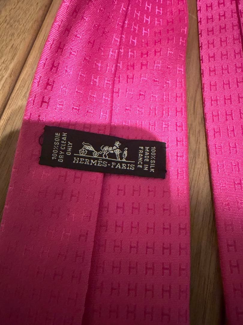 HERMES ピンク ネクタイ シルク100%