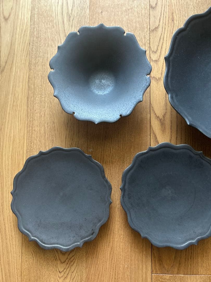 まきこ・木下和美さん 陶器　黒い器5点セット　大皿1枚・中皿3枚・中鉢1個