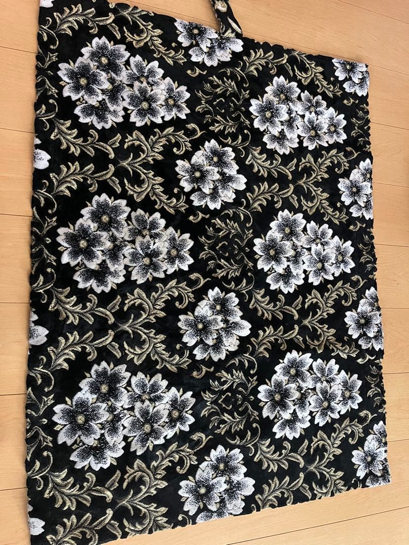 金華山　桜ブラック　リアカーテン