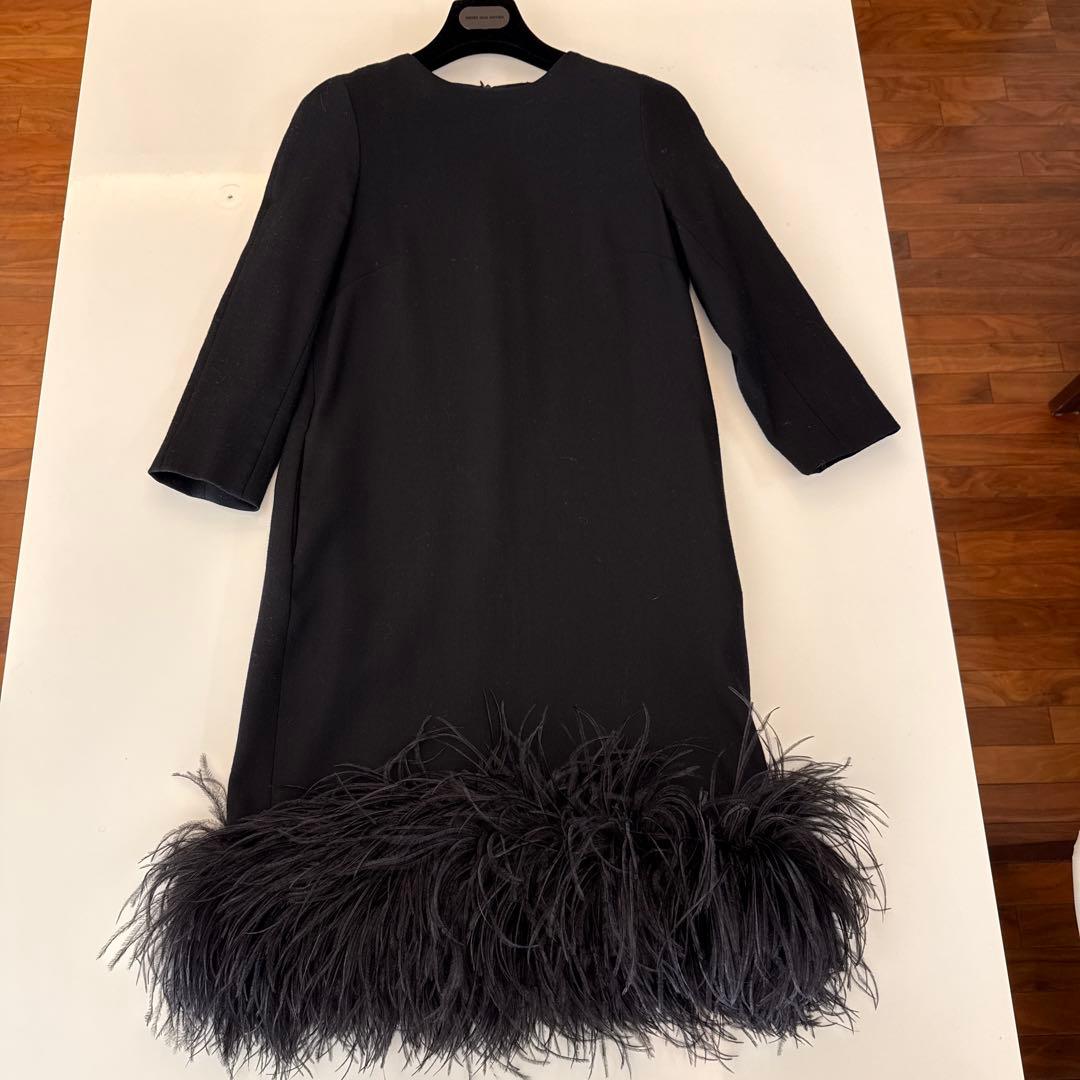 DRIES VAN NOTEN裾ファー付き黒のワンピース