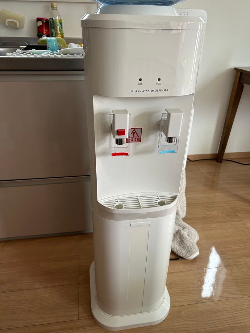 ウォーターサーバー 温水・冷水供給
