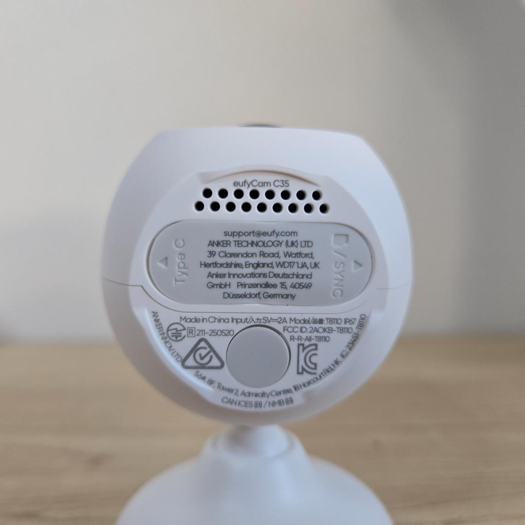 防犯カメラ Eufy eufyCam C35 2-Cam Kit + Solar Panel