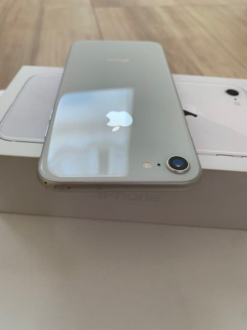 Apple iPhone 8 64GB シルバー　SIMフリー