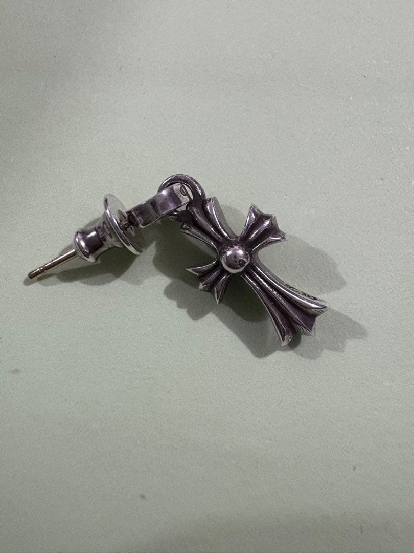 Chrome Hearts クロスモチーフ ピアス(片耳用)