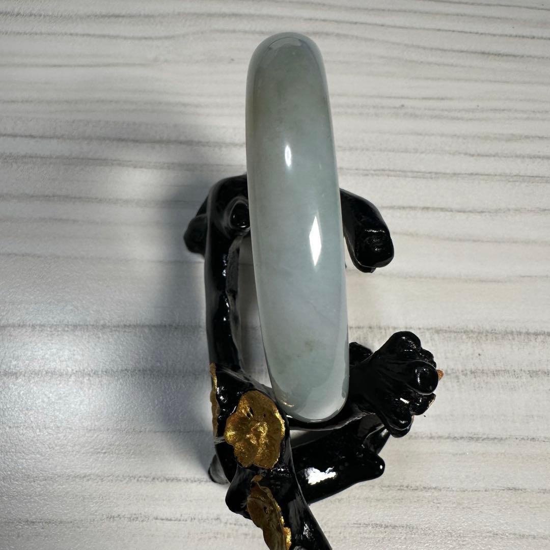 天然翡翠バングル（糯氷種・淡色系・内径56.6mm）