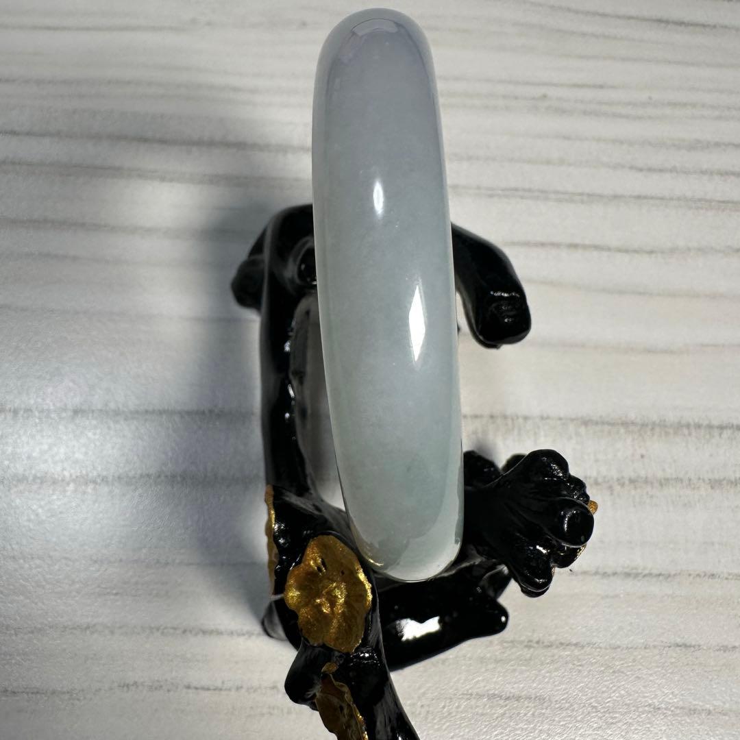 天然翡翠バングル（糯氷種・淡色系・内径56.6mm）