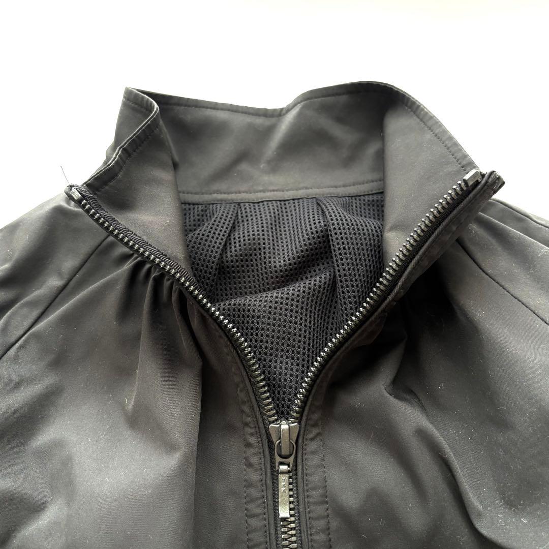 【美品】ダーマコレクション　フリルスリーブナイロンジップジャケット　ブラック