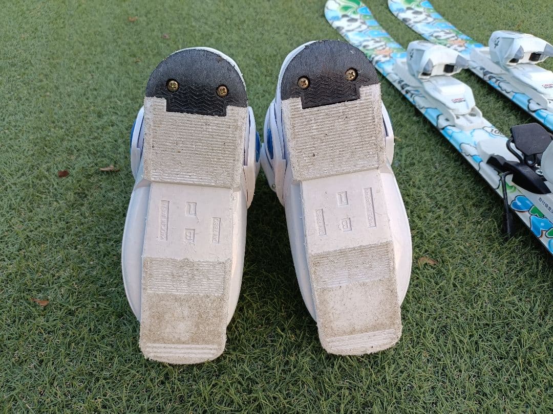 【すぐ滑れる】パンダデザインswallowスキー板+ビンディング+ブーツ