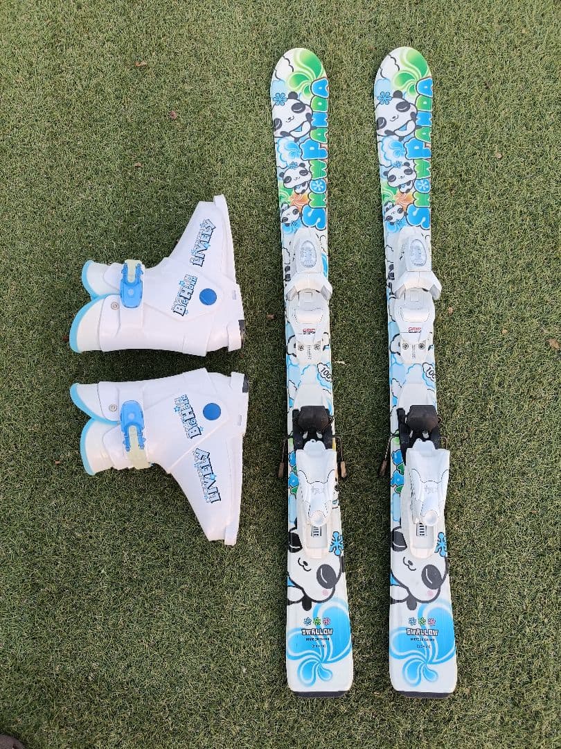 【すぐ滑れる】パンダデザインswallowスキー板+ビンディング+ブーツ