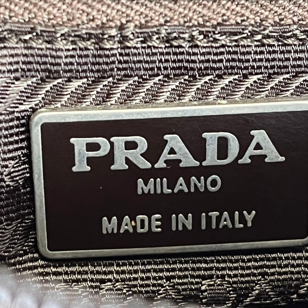 美品✨ PRADA メッセンジャーバッグ 三角ロゴ カーキ ナイロン レザー