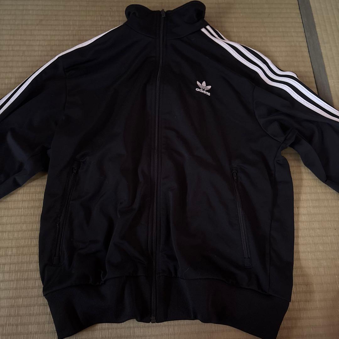 adidasトラックジャケットMサイズ