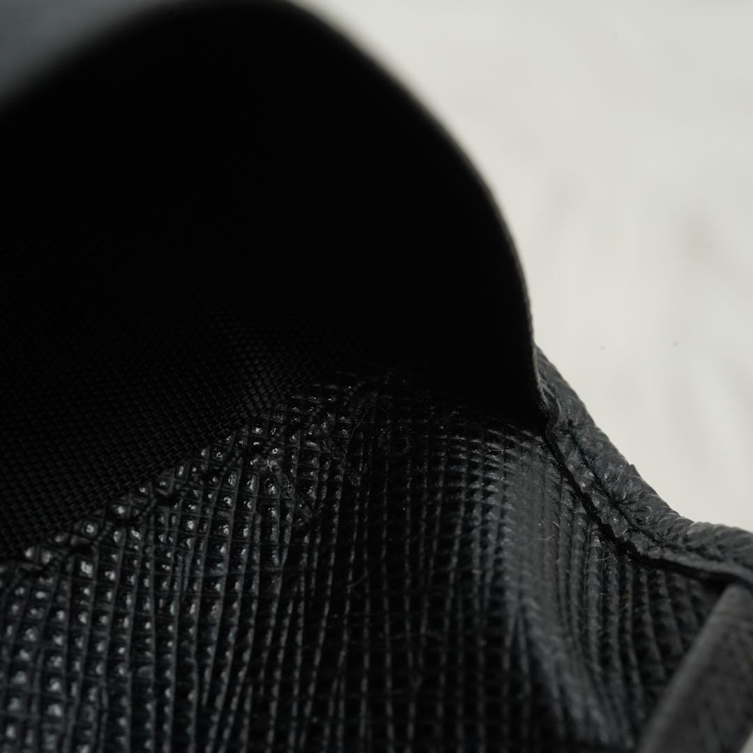 新品同様/未使用級　PRADA プラダ　6連キーケース　サフィアーノ　ブラック