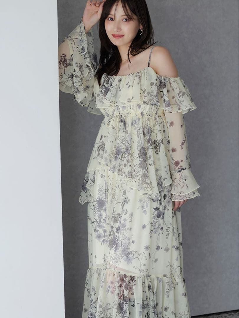 SNIDEL オフショルフリルワンピース