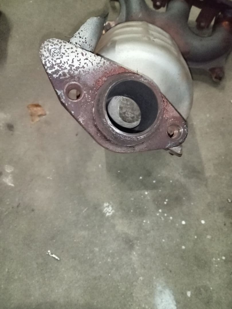 スズキのワゴンRの触媒コンバーター ジャンク品