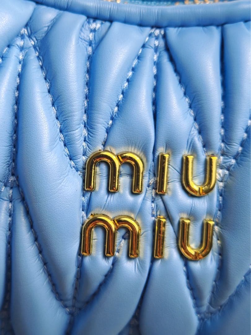 MIU MIU ライトブルー ショルダーバッグ