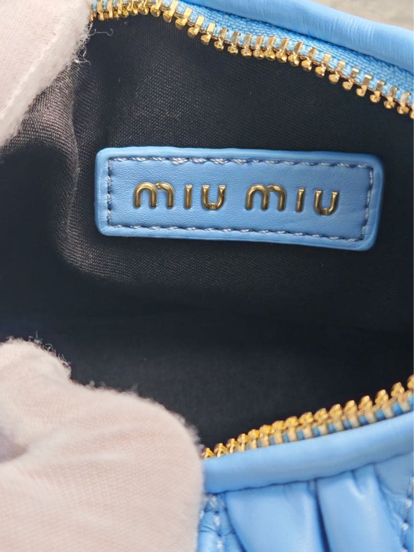 MIU MIU ライトブルー ショルダーバッグ