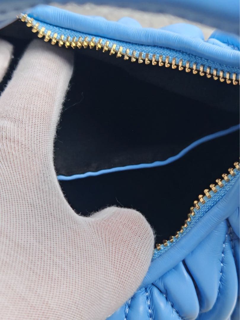 MIU MIU ライトブルー ショルダーバッグ