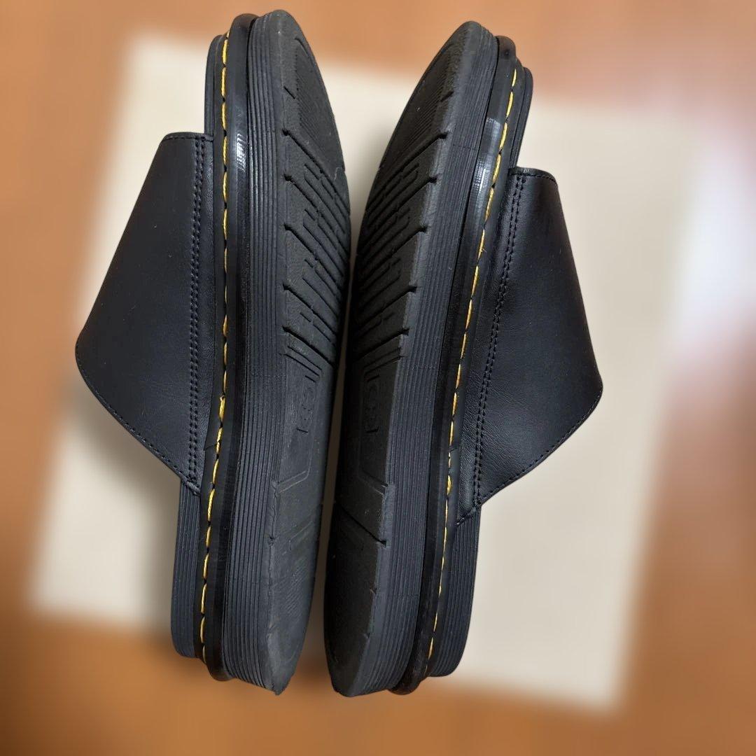 Dr.Martens DAX サンダル