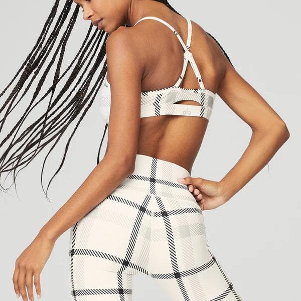 Alo Yoga　Airlift High-Waist レギンス