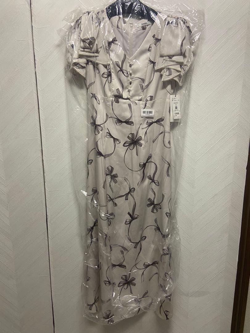 新品未使用*サイズ2SNIDEL Sustainableリボンプリントワンピース