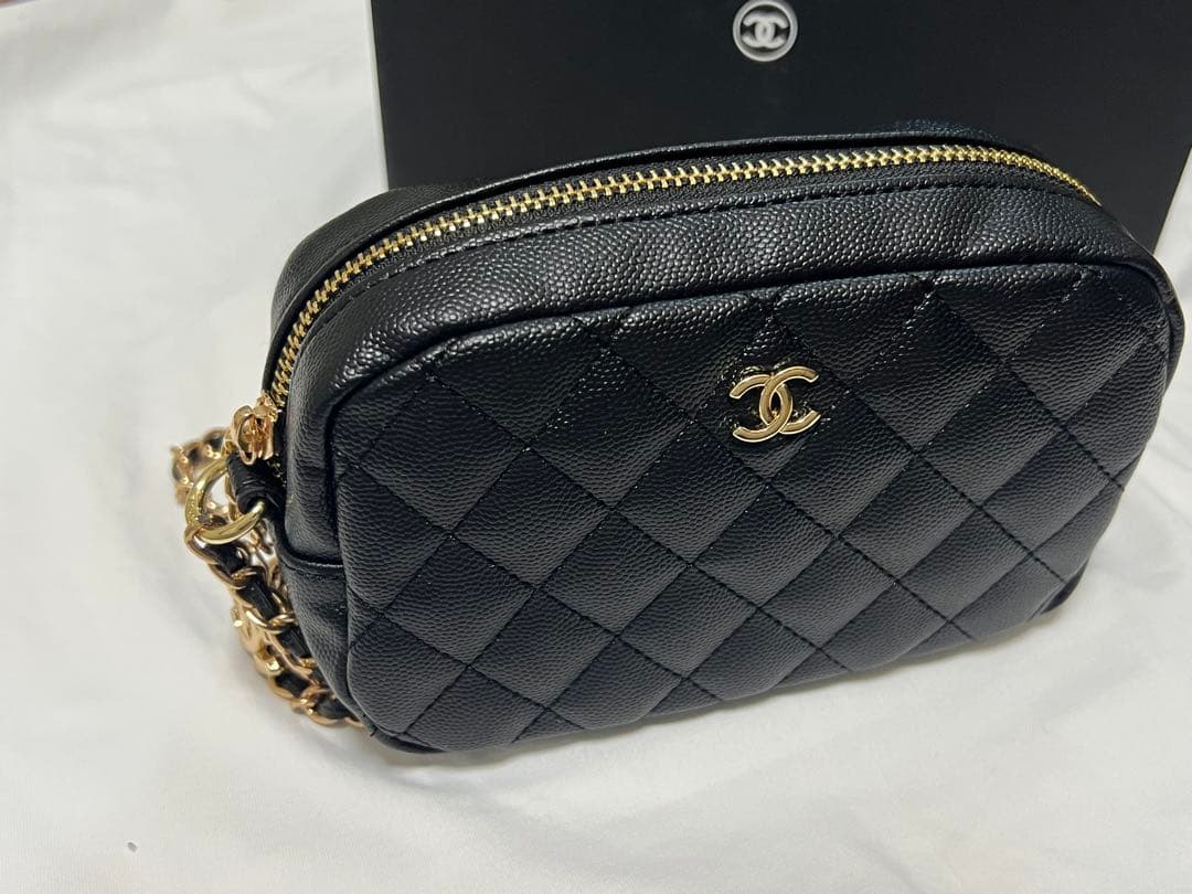 レ*ン様 CHANEL レザーショルダーバッグ　ノベルティ