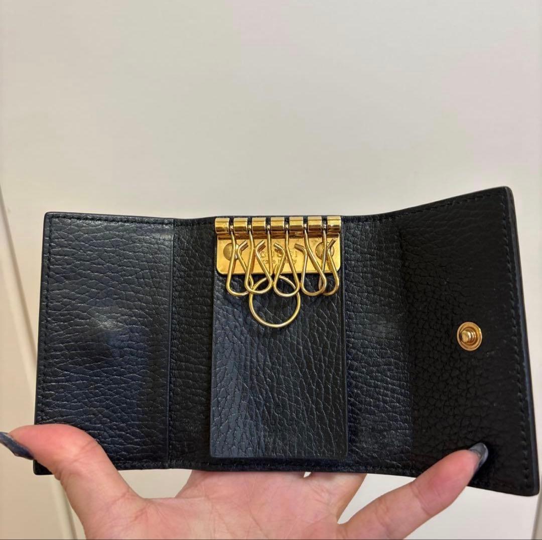 GUCCIダブルGバイカラーキーケース