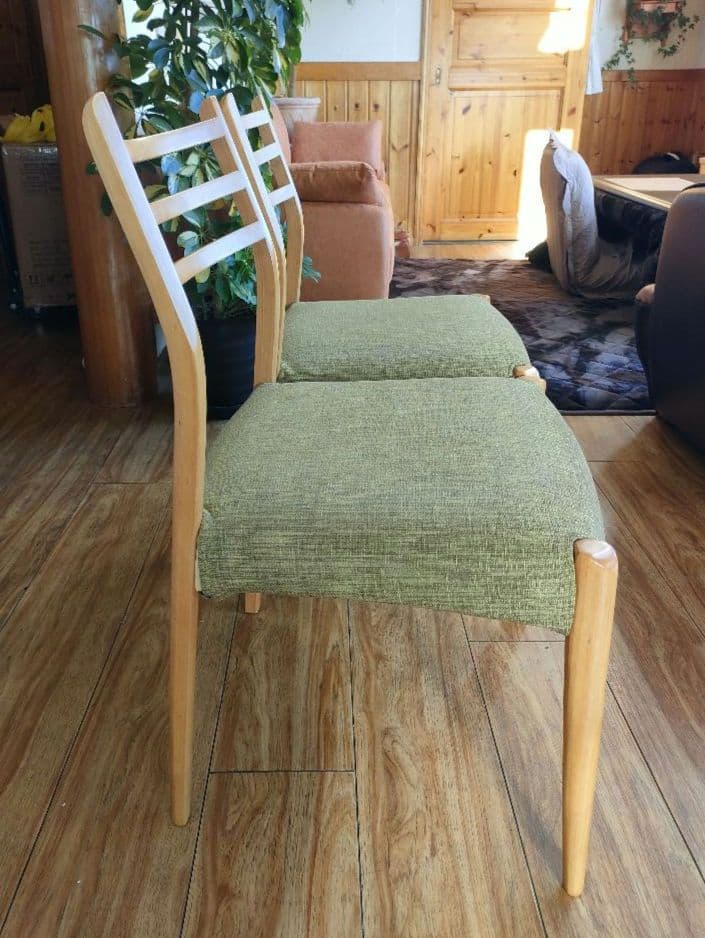 ORION　朝日木材　ダイニングチェア　合皮カバー付き　２脚