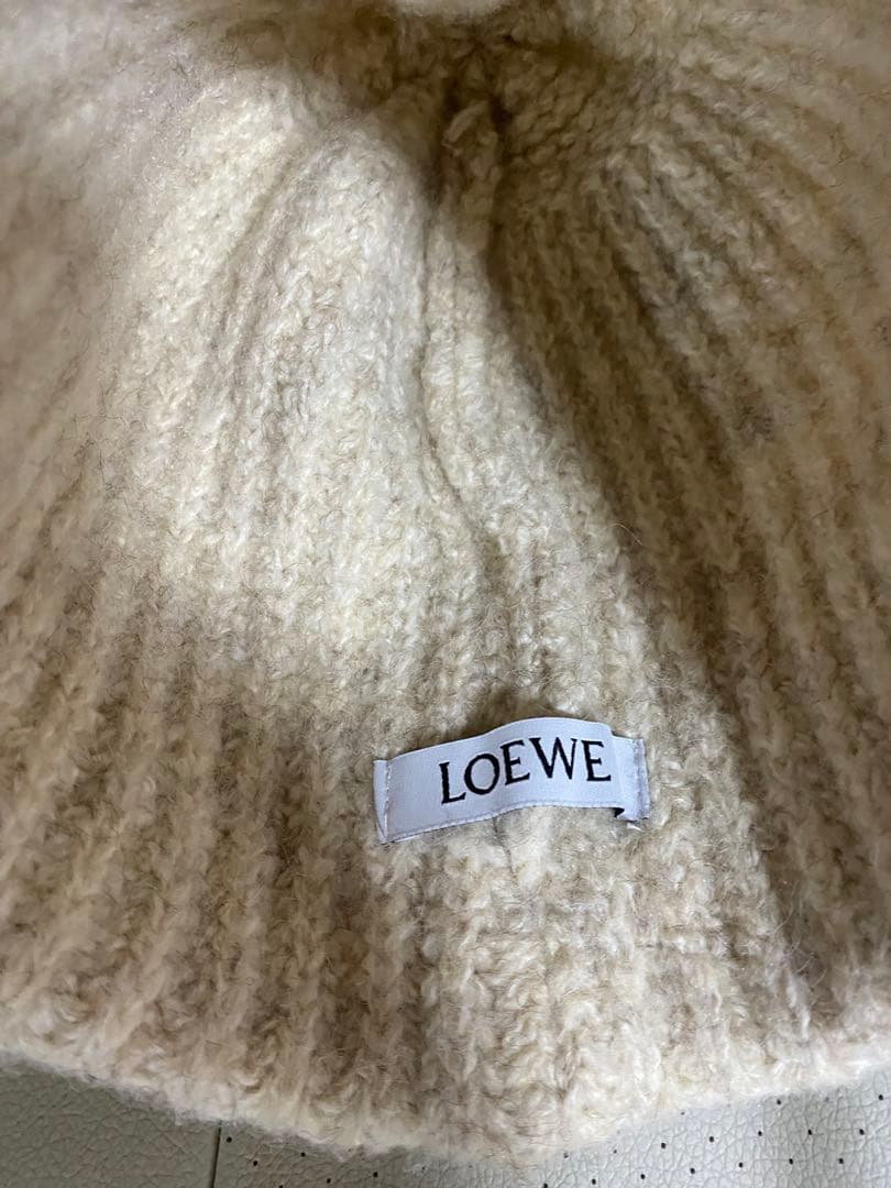 LOEWE アイボリー ニット帽