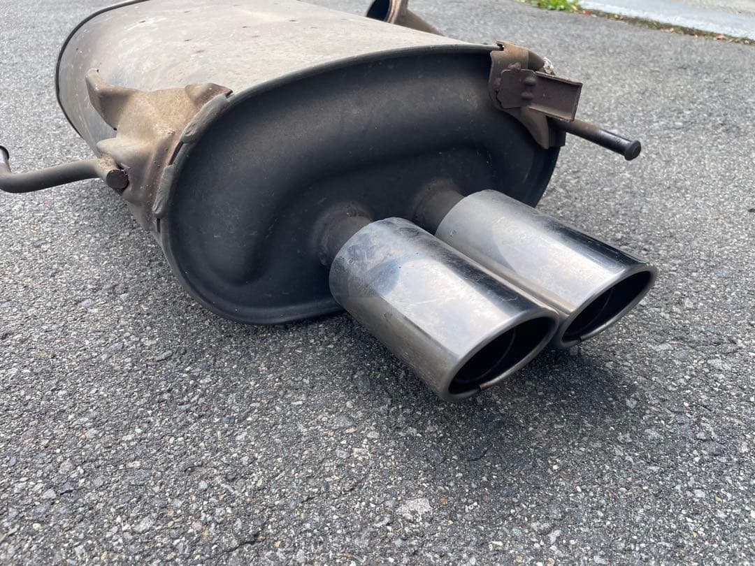 Si To 値引きします。ニッサンシルビアS15用純正マフラー車検用SR2