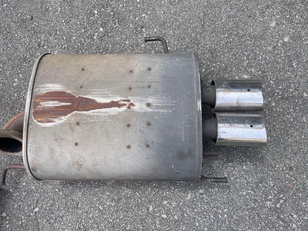 Si To 値引きします。ニッサンシルビアS15用純正マフラー車検用SR2