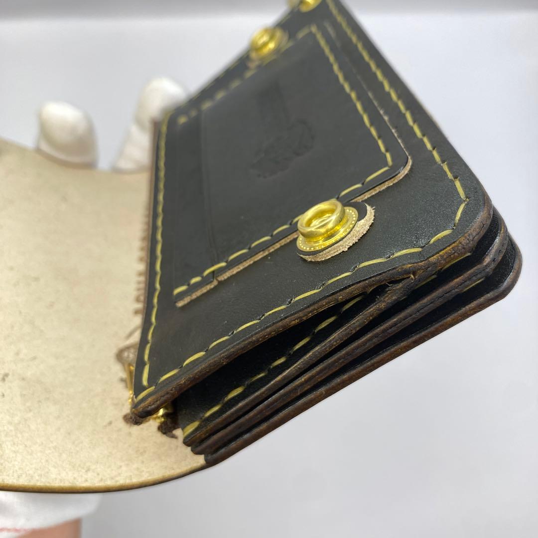 本革 丘染めブラック マチ付 ミドル トラッカーウォレット