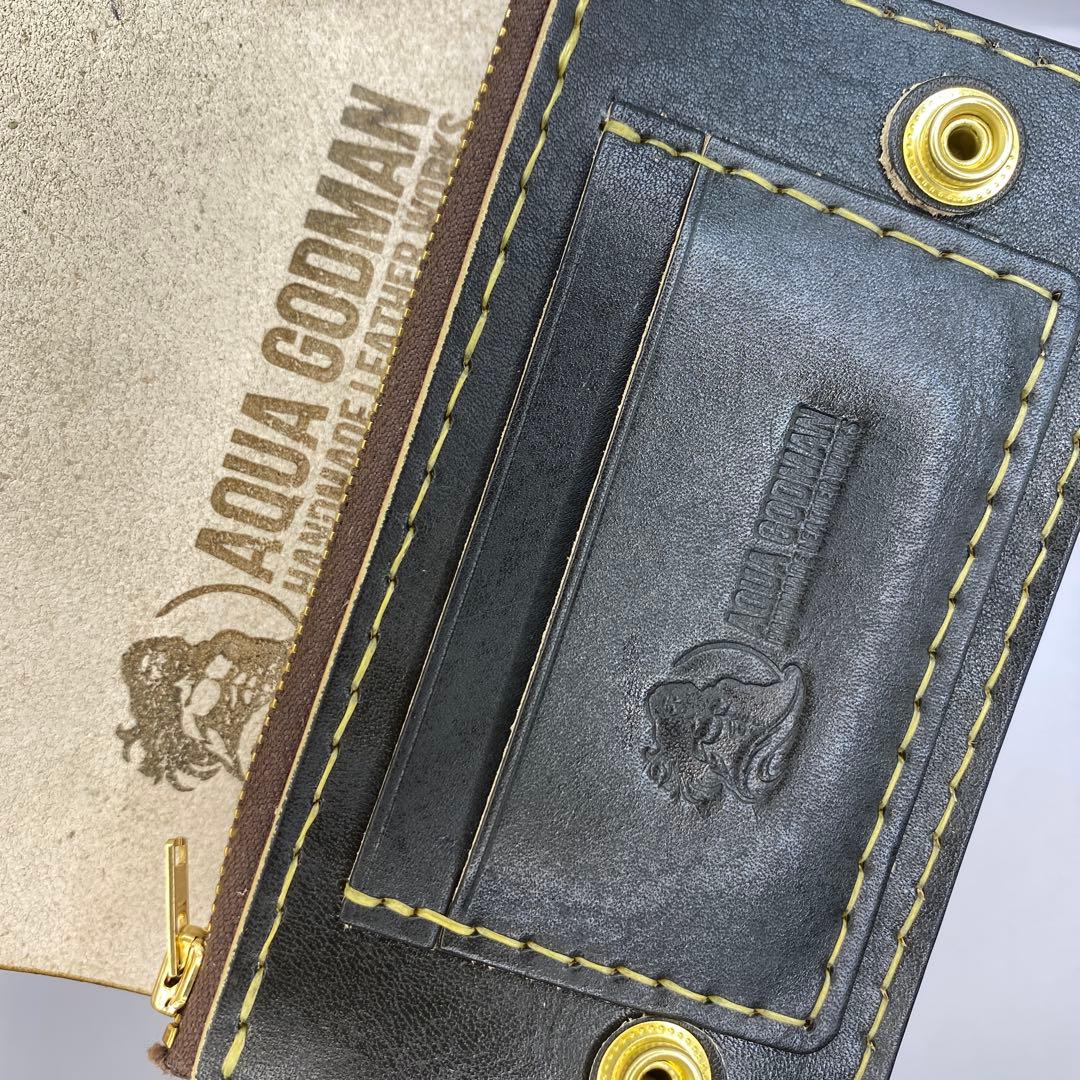 本革 丘染めブラック マチ付 ミドル トラッカーウォレット