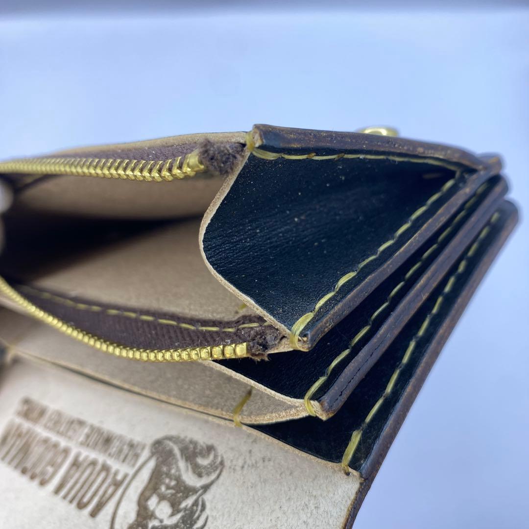 本革 丘染めブラック マチ付 ミドル トラッカーウォレット