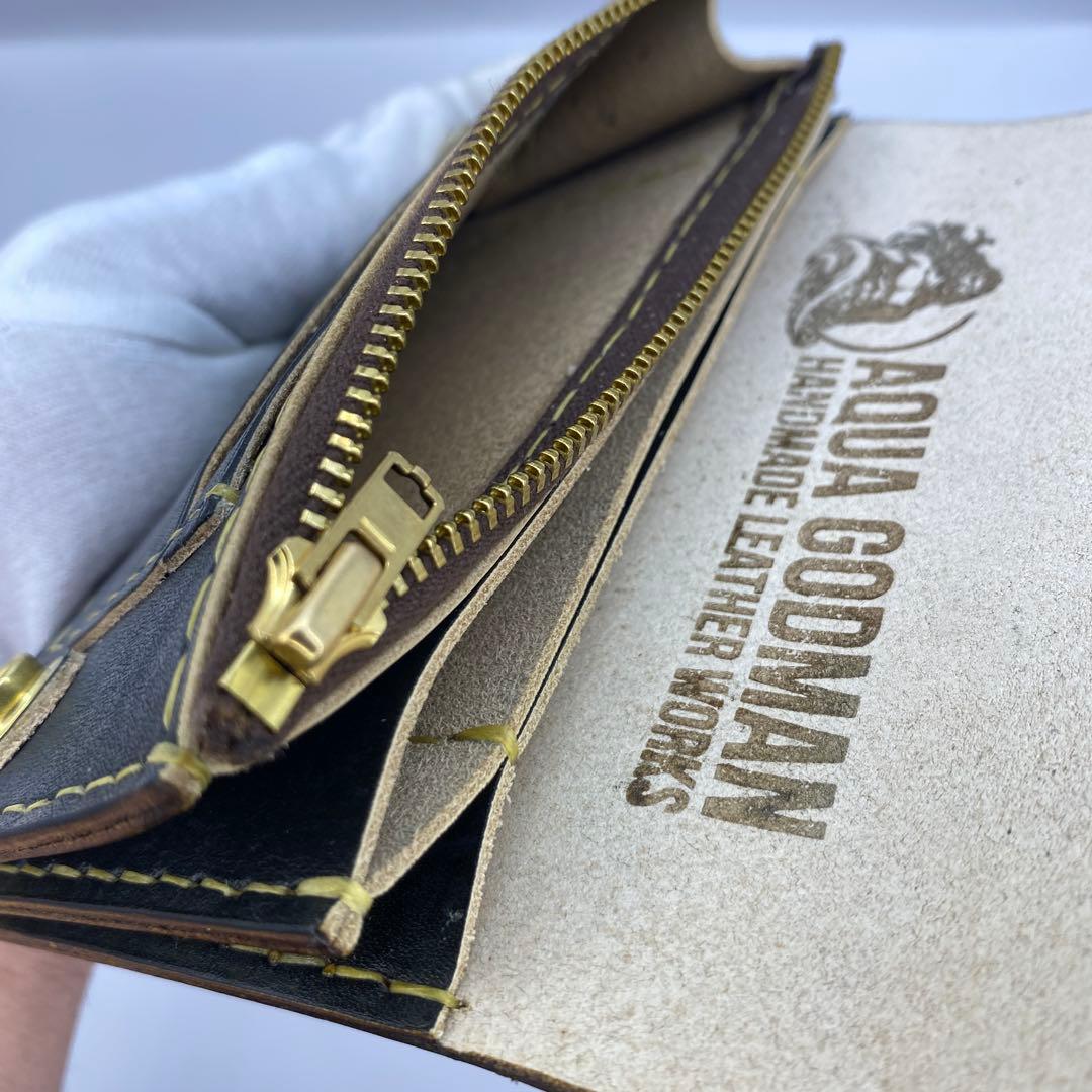 本革 丘染めブラック マチ付 ミドル トラッカーウォレット