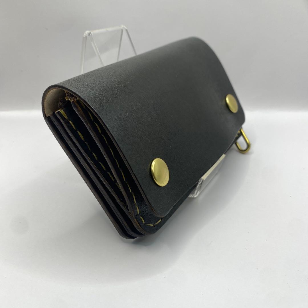 本革 丘染めブラック マチ付 ミドル トラッカーウォレット