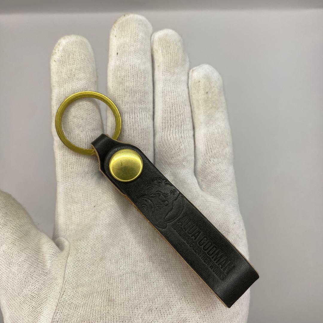 本革 丘染めブラック マチ付 ミドル トラッカーウォレット