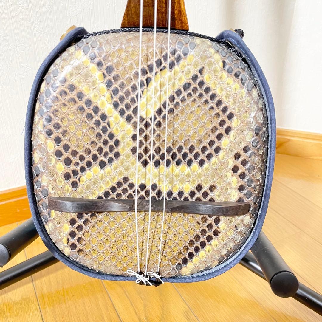 沖縄三線 本皮 極美品 蛇皮 和楽器 民謡 スンチーイエロー